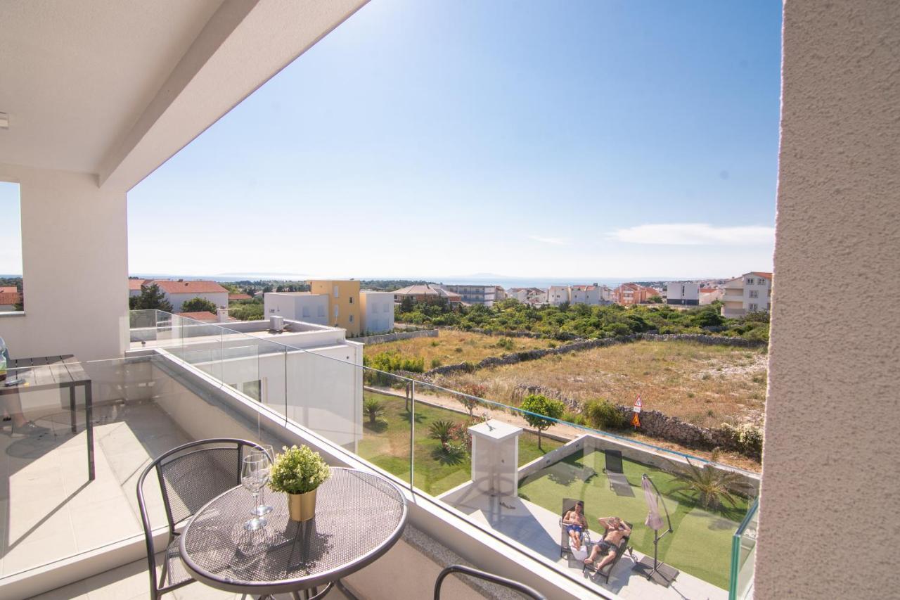 Apartments & Rooms Pool Villas Maris Новаля Екстериор снимка