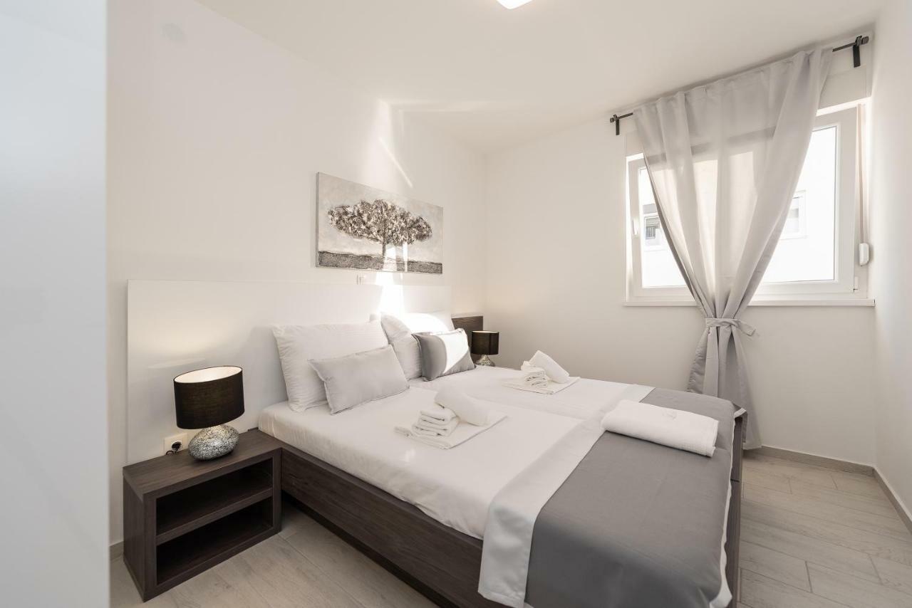 Apartments & Rooms Pool Villas Maris Новаля Екстериор снимка